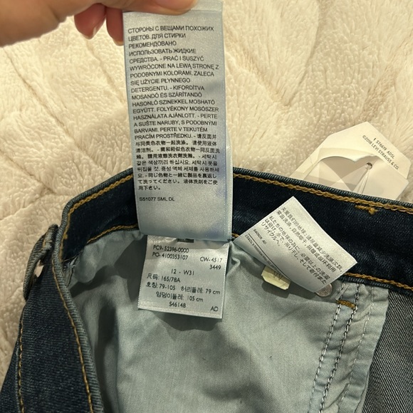 Levi’s Women’s Cropped Jeans, Size 12 - Picture 12 of 14